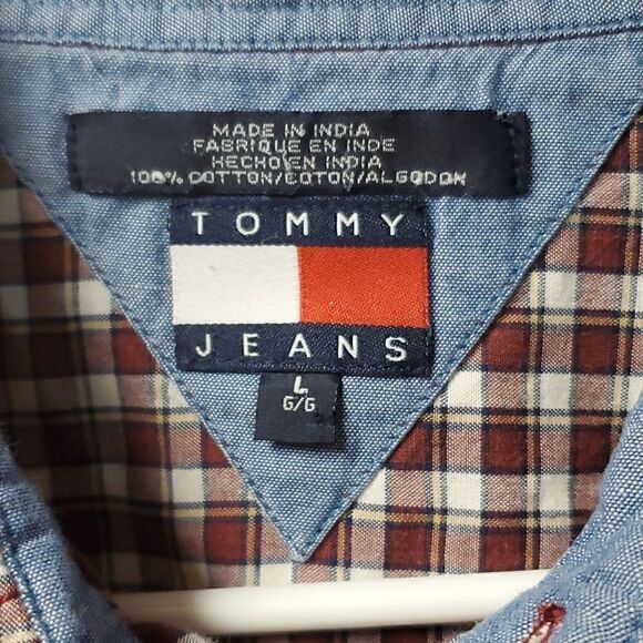 Tommy Hilfiger mens dress shirt, large - Picture 2 of 5